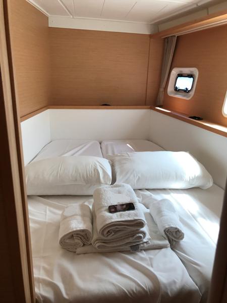 Book yachts online - catamaran - Lagoon 400 S2 - Tulip - rent