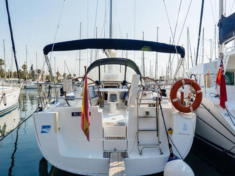 Book yachts online - sailboat - Beneteau Oceanis 43 - Blauw - rent