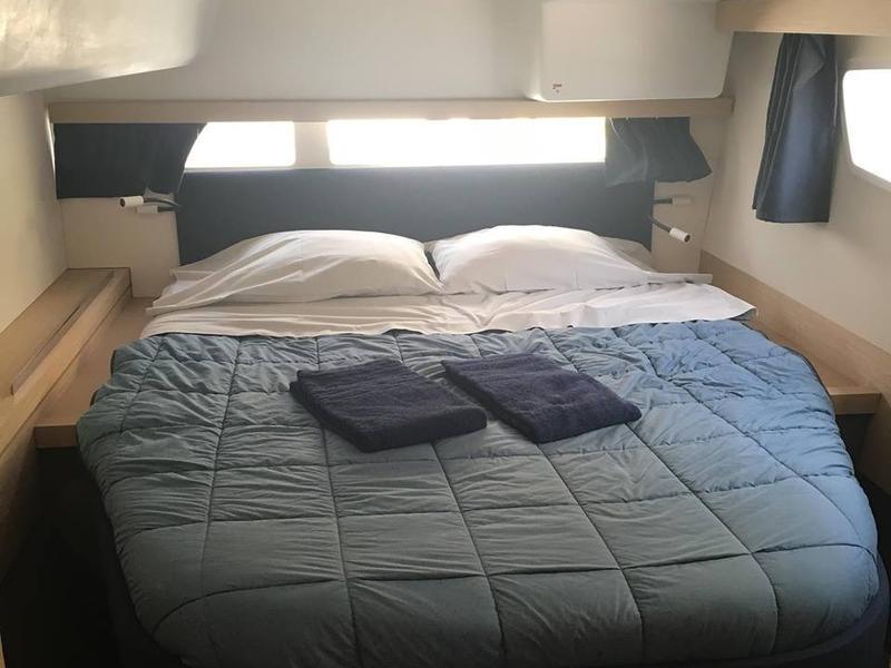 Book yachts online - catamaran - Lucia 40 - Summer Sun - rent
