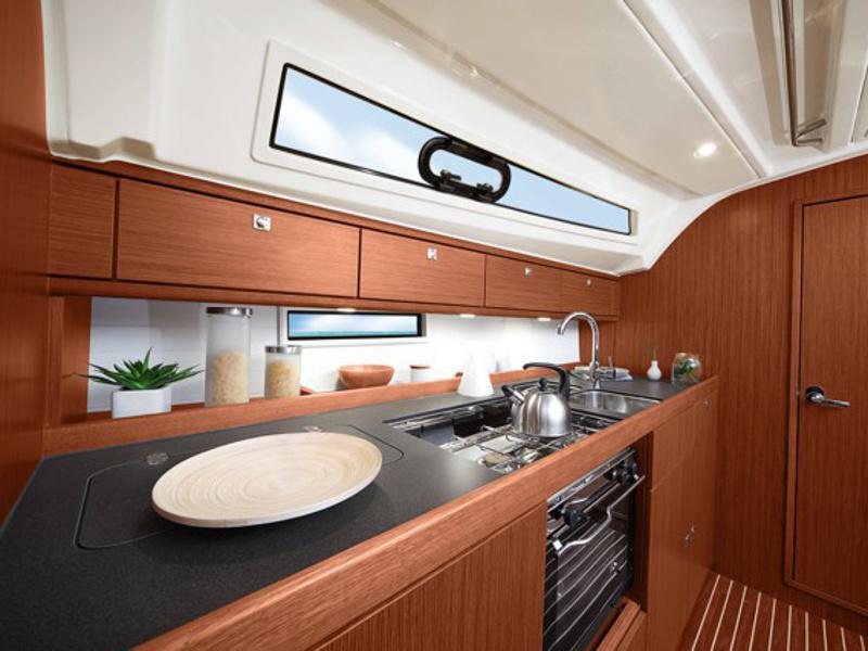 Book yachts online - sailboat - Bavaria Cruiser 41 - Hera - rent