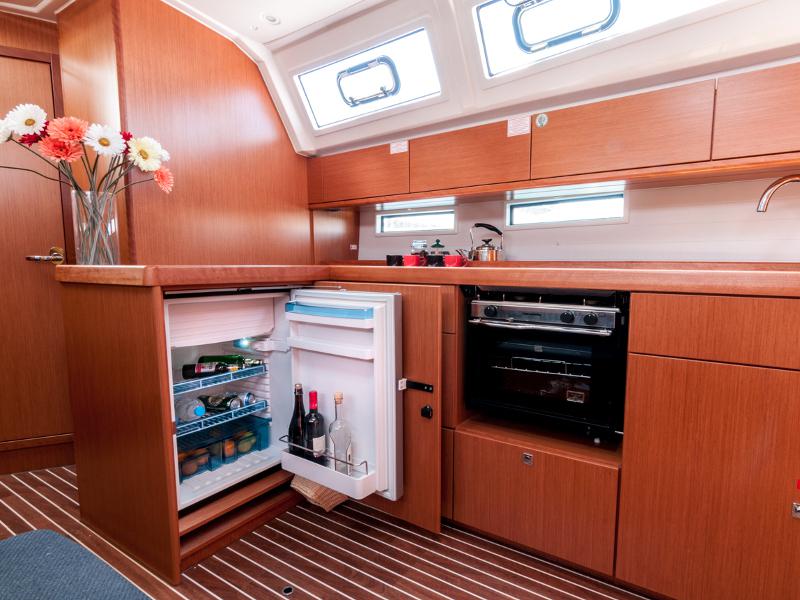 Book yachts online - sailboat - Bavaria 46 Cruiser - Ioli (New Sails 2022) - rent