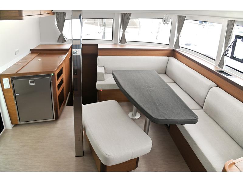 Book yachts online - catamaran - Lagoon 42 - Nami  - rent