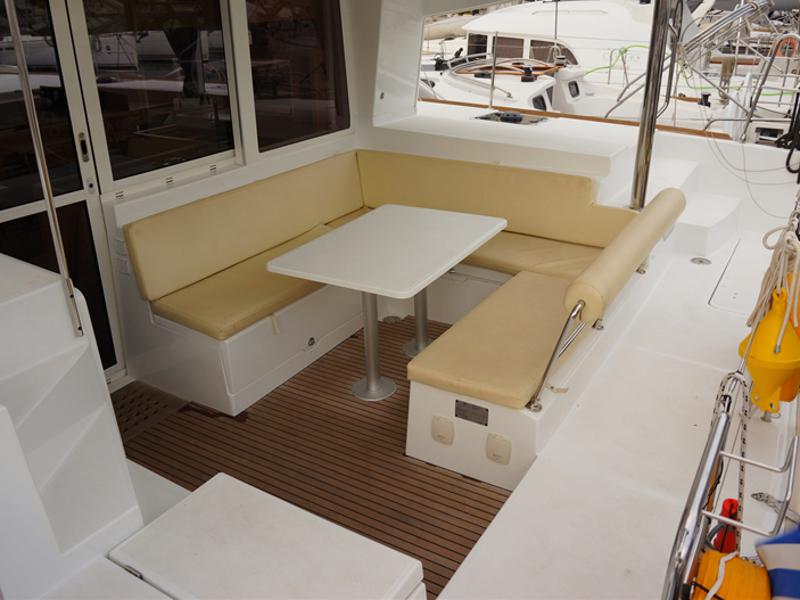 Book yachts online - catamaran - Lagoon 400 S2 - Myrto - rent