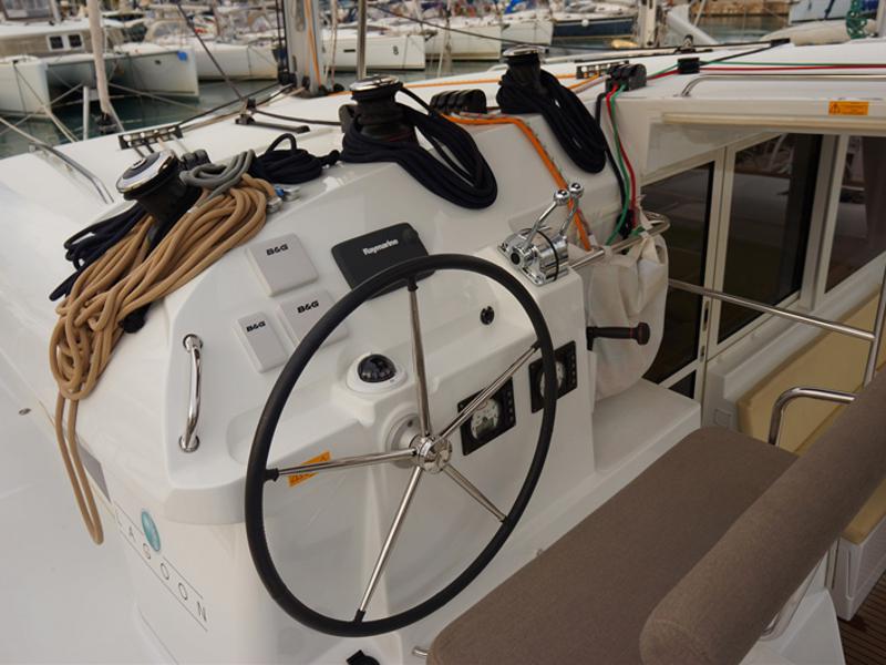 Book yachts online - catamaran - Lagoon 400 S2 - Myrto - rent
