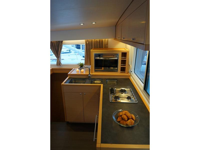 Book yachts online - catamaran - Lagoon 400 S2 - Myrto - rent