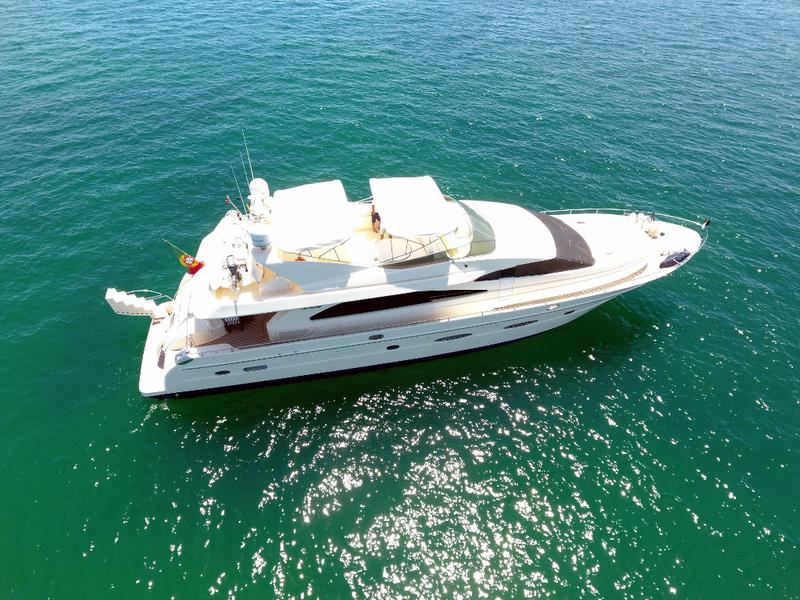 Book yachts online - motorboat - Astondoa 82 - Seafree - rent