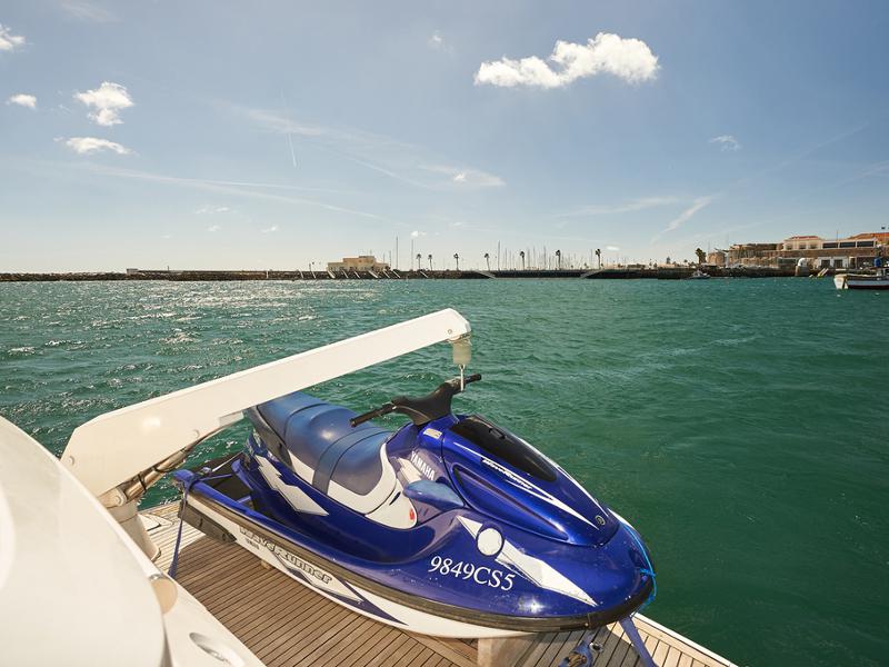 Book yachts online - motorboat - Princess 20M - Seafree - rent