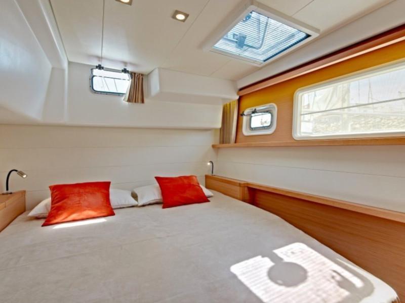 Book yachts online - catamaran - Lagoon 450 - Salty Love - rent