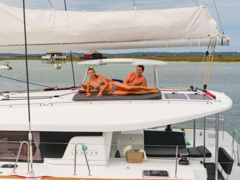 Book yachts online - catamaran - Lagoon 450 - Salty Love - rent