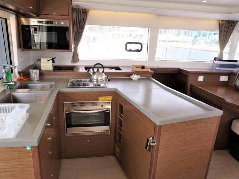 Book yachts online - catamaran - Lagoon 450 - Saga - rent
