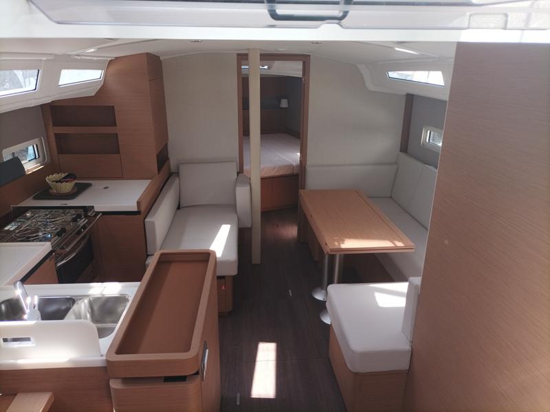 Book yachts online - sailboat - Sun Odyssey 410 - Mukoko III - rent
