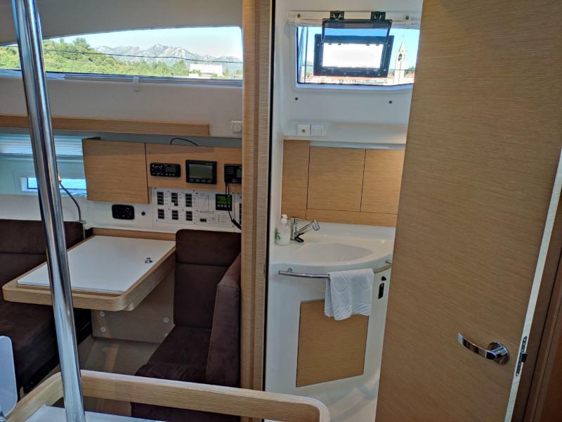 Book yachts online - sailboat - Elan 40 Impression - Karleta - rent
