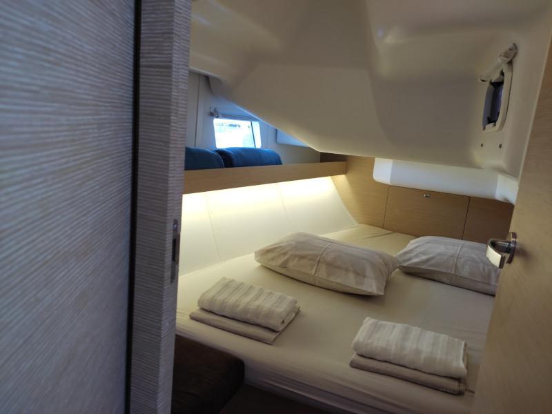 Book yachts online - sailboat - Elan 40 Impression - Karleta - rent