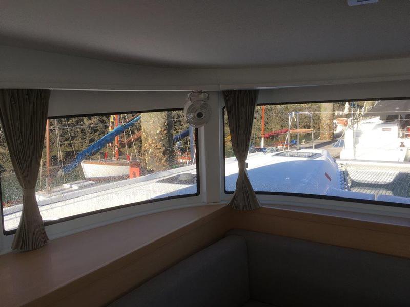 Book yachts online - catamaran - Lagoon 42 - Taina - rent