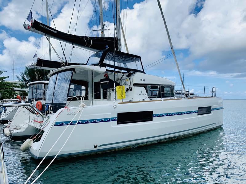 Book yachts online - catamaran - Lagoon 40 - Unique - rent
