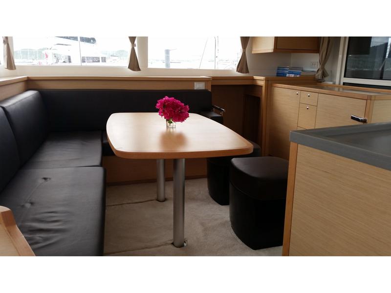 Book yachts online - catamaran - Lagoon 450 SporTop - Maui - rent