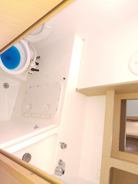 Book yachts online - catamaran - Lagoon 42 - Martine - rent