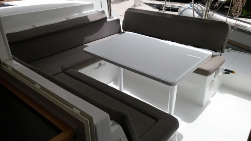 Book yachts online - catamaran - Lagoon 400 S2 - Gioia - rent