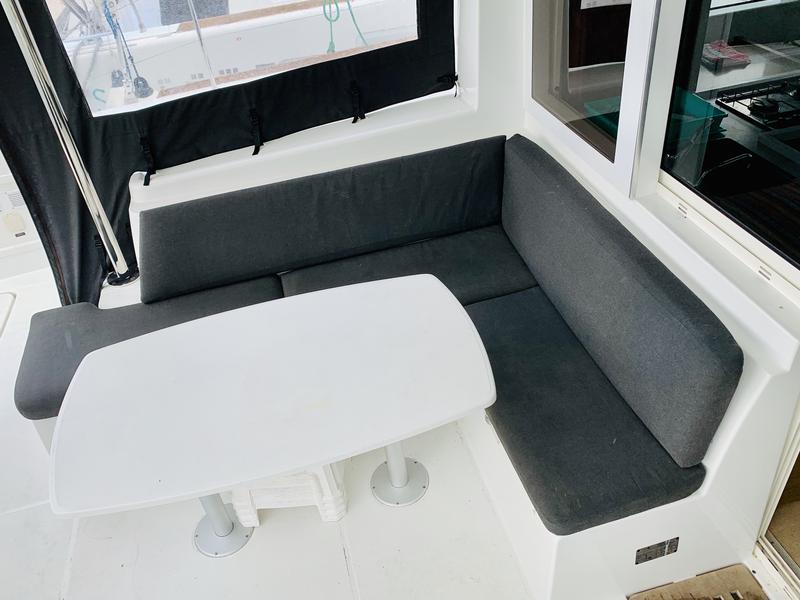 Book yachts online - catamaran - Lagoon 40 - Unicorn - rent