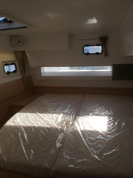Book yachts online - catamaran - Lagoon 42 - Uiara - rent