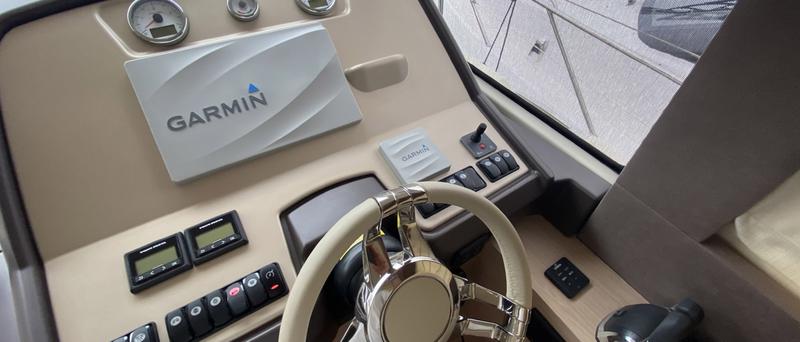 Book yachts online - motorboat - Monte Carlo 5 - Sundowner - rent