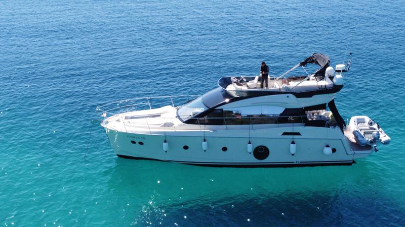 Book yachts online - motorboat - Monte Carlo 5 - Sundowner - rent