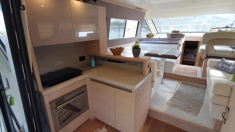 Book yachts online - motorboat - Monte Carlo 5 - Sundowner - rent