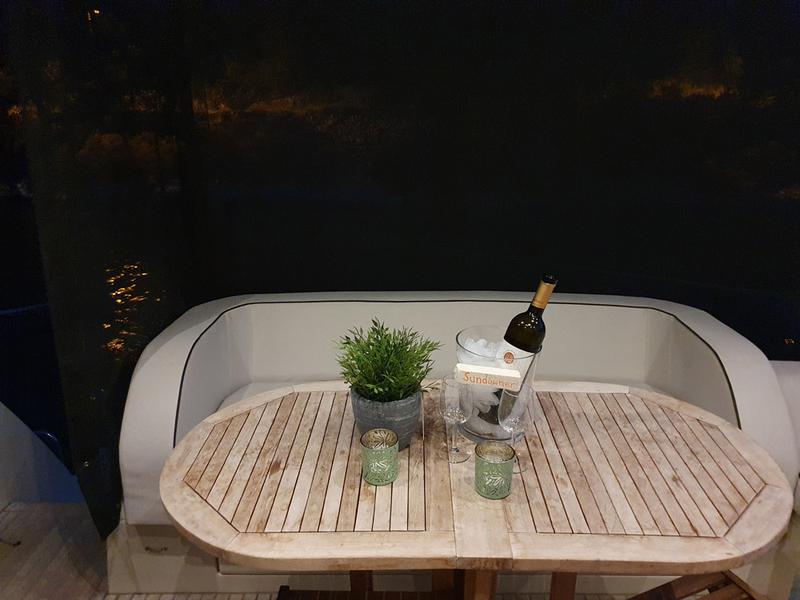 Book yachts online - motorboat - Monte Carlo 5 - Sundowner - rent