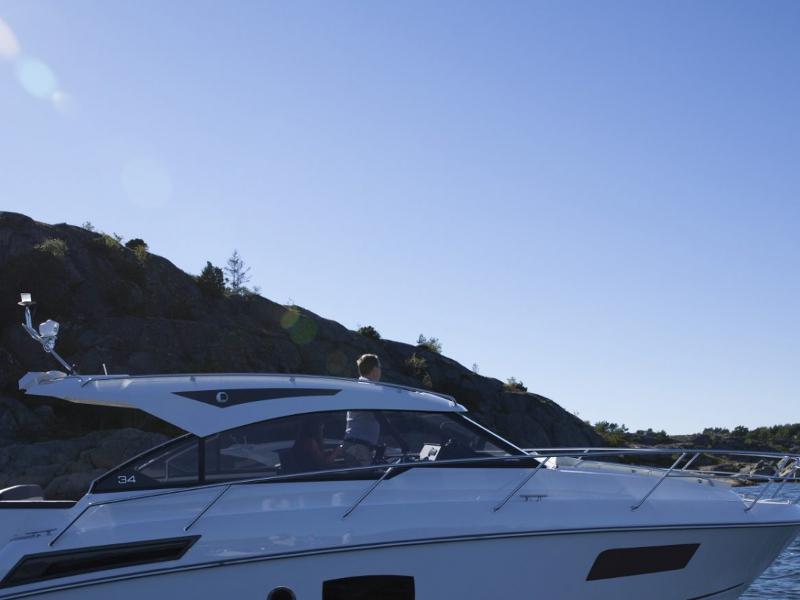 Book yachts online - motorboat - Grandezza 34 OC - BASILEIA - rent