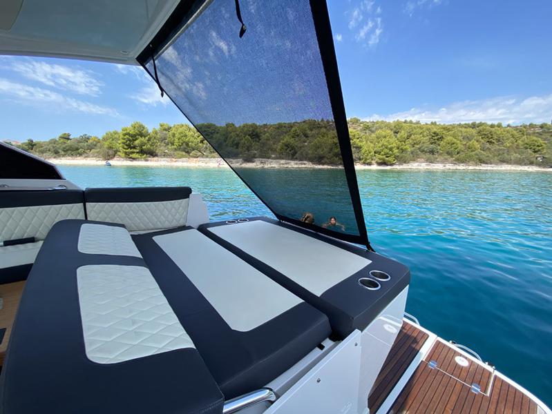 Book yachts online - motorboat - Grandezza 34 OC - BASILEIA - rent