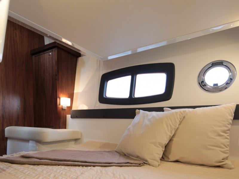 Book yachts online - motorboat - Grandezza 34 OC - BASILEIA - rent