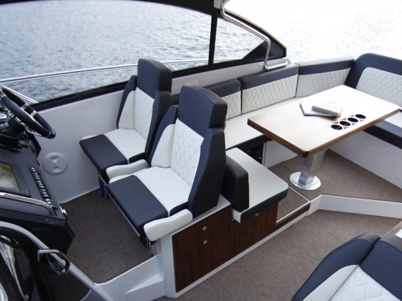 Book yachts online - motorboat - Grandezza 34 OC - BASILEIA - rent