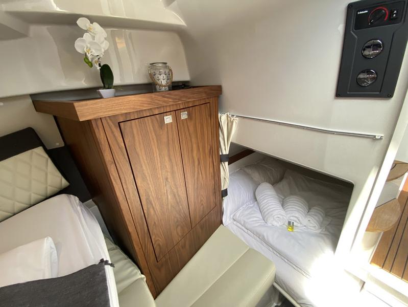 Book yachts online - motorboat - Grandezza 28 0C - BASILEIA 2 - rent