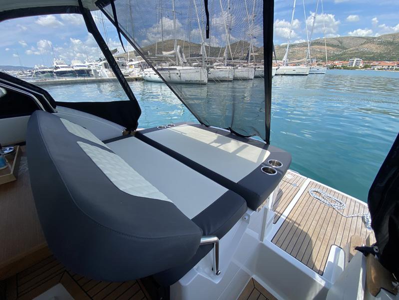 Book yachts online - motorboat - Grandezza 28 0C - BASILEIA 2 - rent