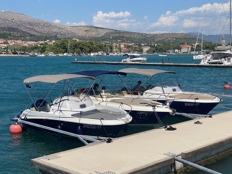 Book yachts online - motorboat - Eolo 650 - Eolo 650 (2012) - rent