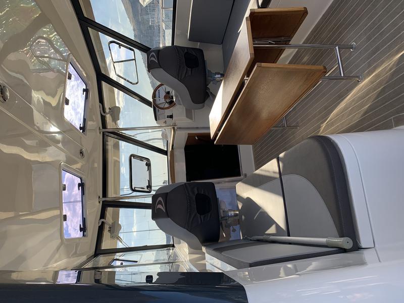 Book yachts online - motorboat - Delphia Escape 1350 - Vamia - rent