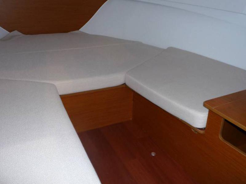 Book yachts online - motorboat - Jeanneau Cap Camarat 6.5 WA S2 - Jeanneau Cap Camarat 6.5 WA S2 (0) - rent