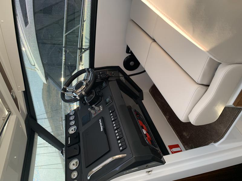 Book yachts online - motorboat - Grandezza 34 OC - Alice - rent