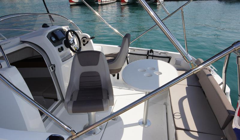 Book yachts online - motorboat - Jeanneau Cap Camarat 5.5WA S2 - Cap Camarat 5.5WA _1 - rent