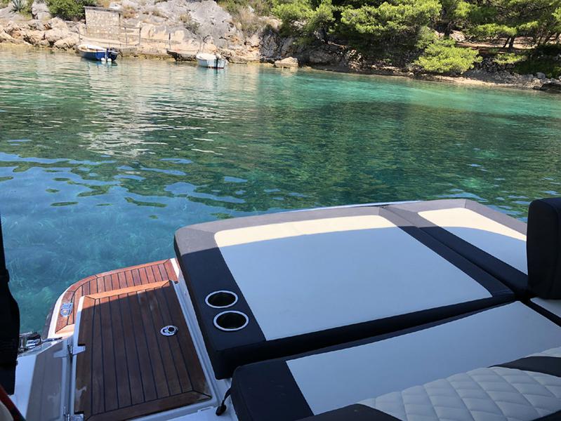 Book yachts online - motorboat - Grandezza 25S - SANDRA - rent