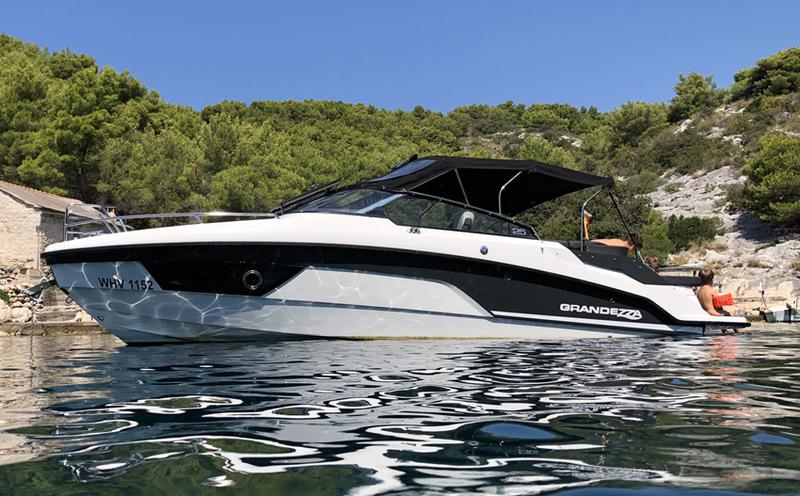 Book yachts online - motorboat - Grandezza 25S - SANDRA - rent