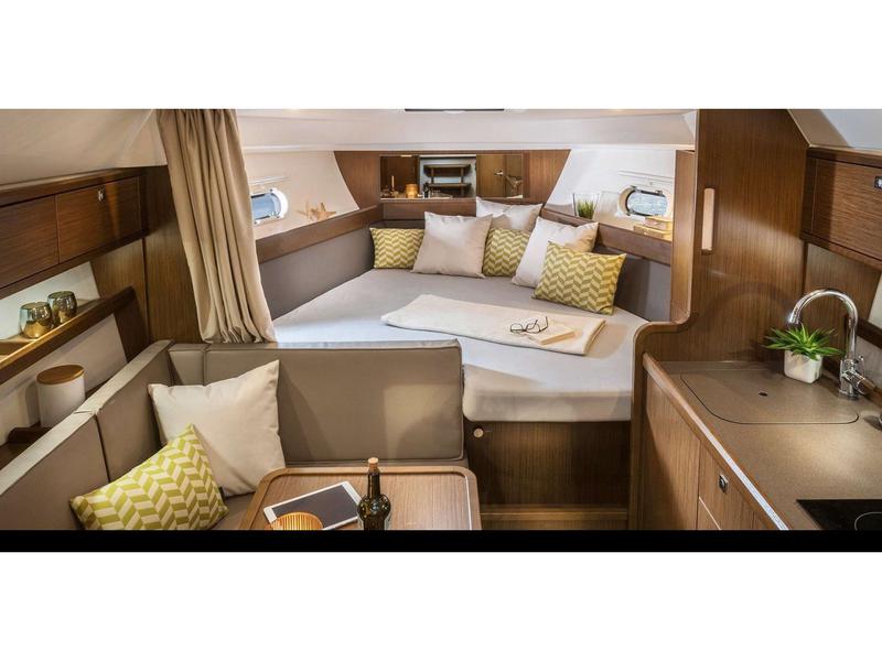 Book yachts online - motorboat - Bavaria S32 Open - MONICO - rent