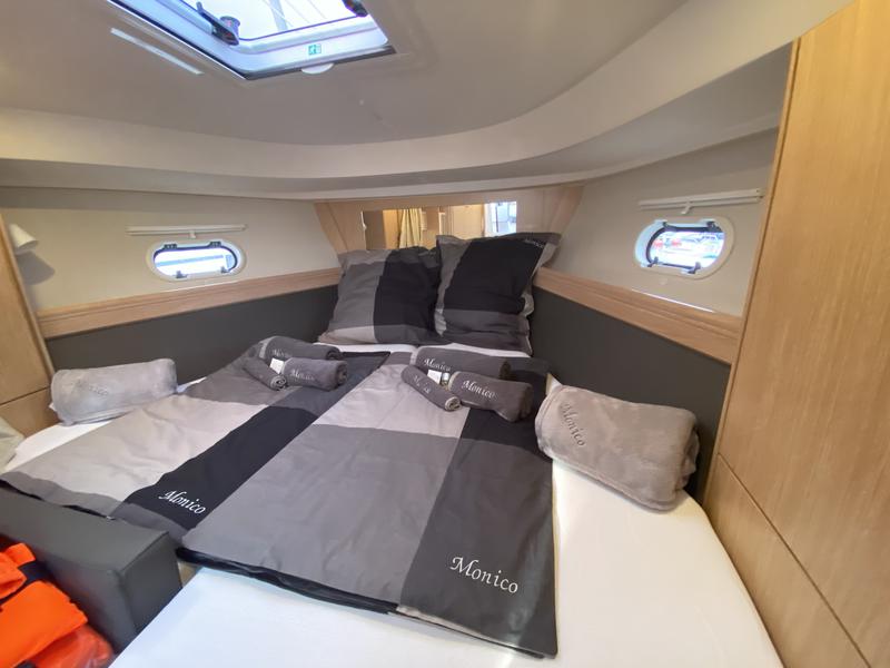 Book yachts online - motorboat - Bavaria S32 Open - MONICO - rent