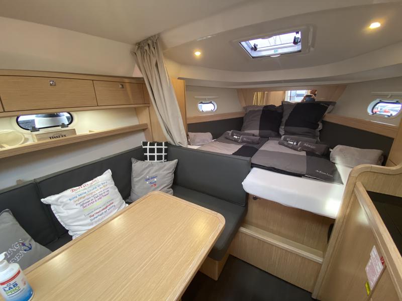 Book yachts online - motorboat - Bavaria S32 Open - MONICO - rent