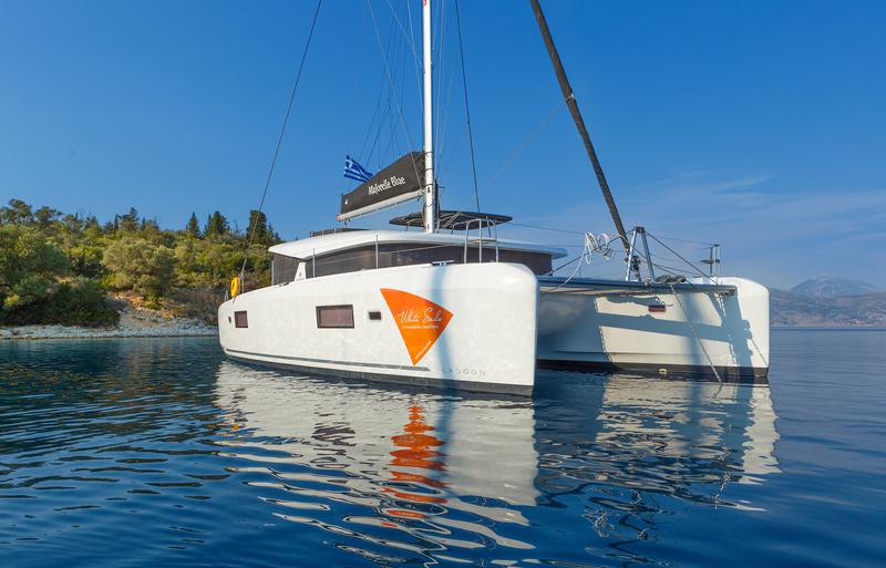 Book yachts online - catamaran - Lagoon 42 - Majorelle Blue | A/C generator watermaker - rent