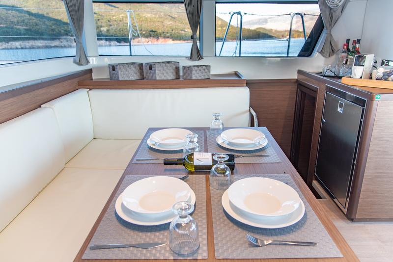 Book yachts online - catamaran - Lagoon 40 - Trinacria - rent