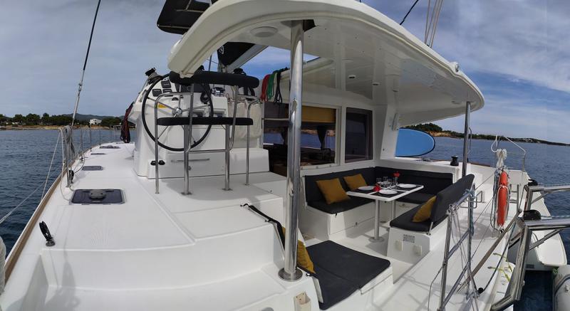 Book yachts online - catamaran - Lagoon 400 s2 - MIRANDA - rent