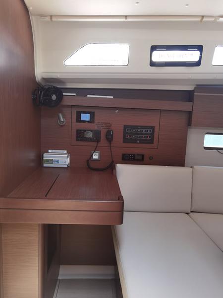 Book yachts online - sailboat - Oceanis 40.1 - Narkissos - rent
