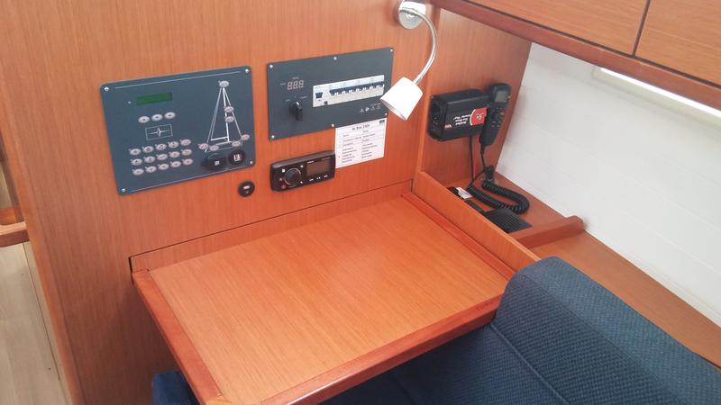 Book yachts online - sailboat - Bavaria Cruiser 37 - Odysseas - rent