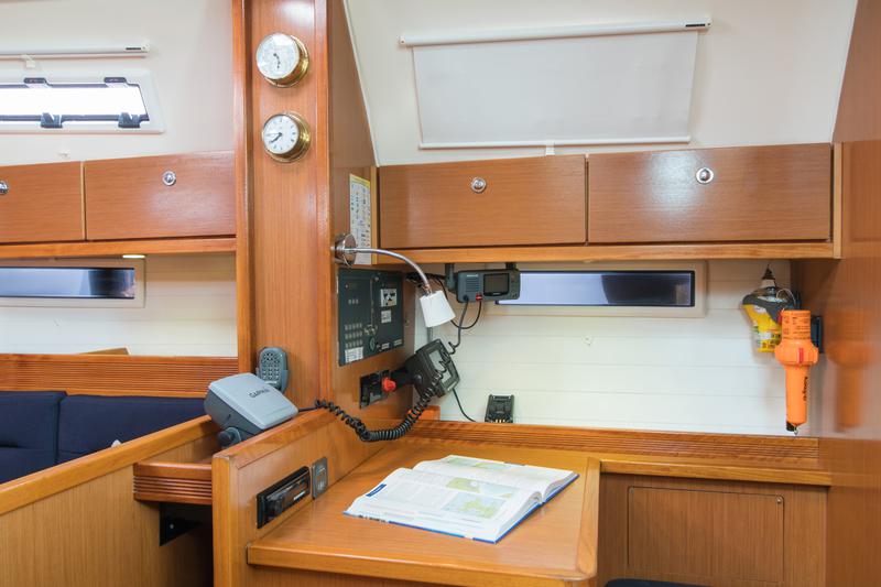 Book yachts online - sailboat - Bavaria Cruiser 40 - Adagio - rent